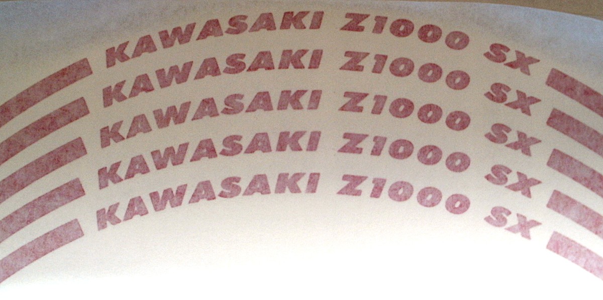 Schriftzug für Felgenrand, 9 mm, \"Kawasaki Z 1000 SX\", rot