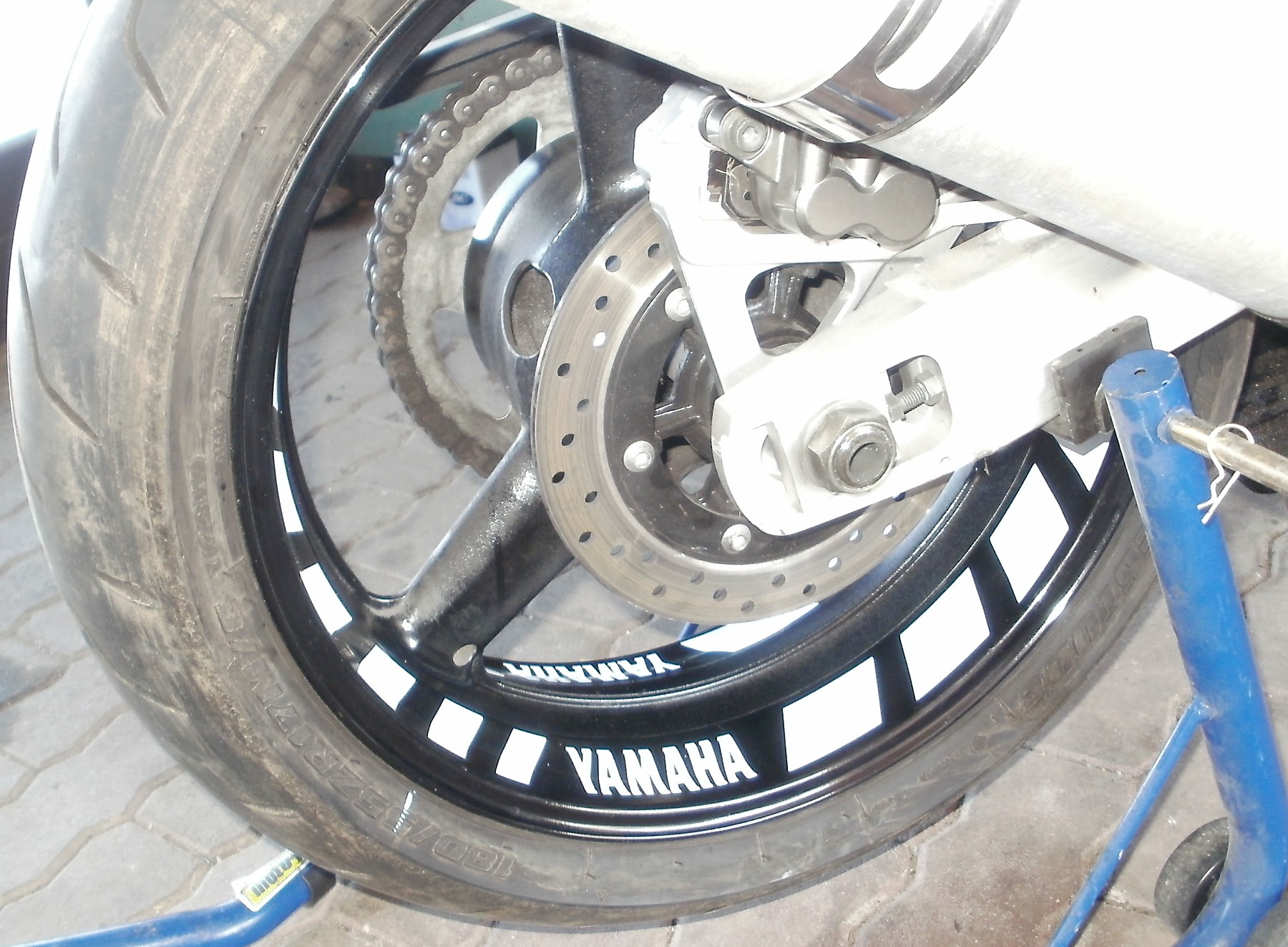 Felgenbettaufkleber Yamaha YZF R6 weiß